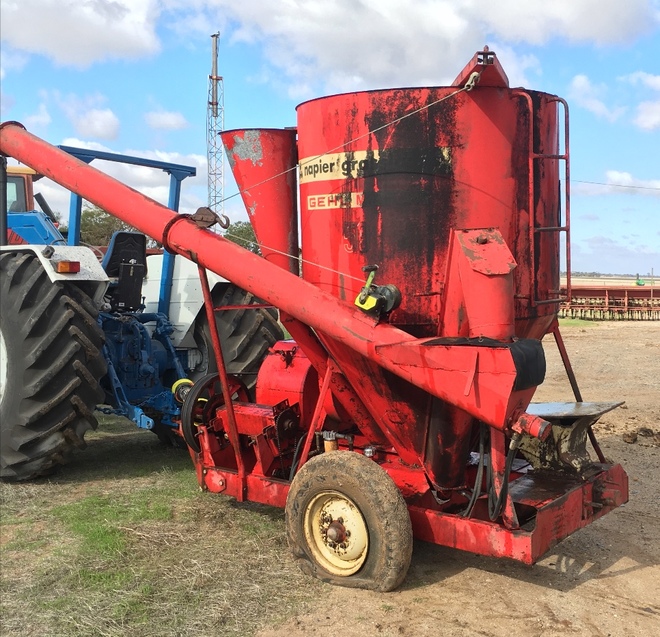 NAPIERS GRASSLANDS GHEL HAMMER MILL / MIXER 50 FOR SALE Livestock